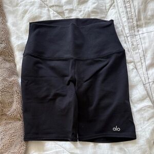 ALO Yoga Women's Black Biker Shorts